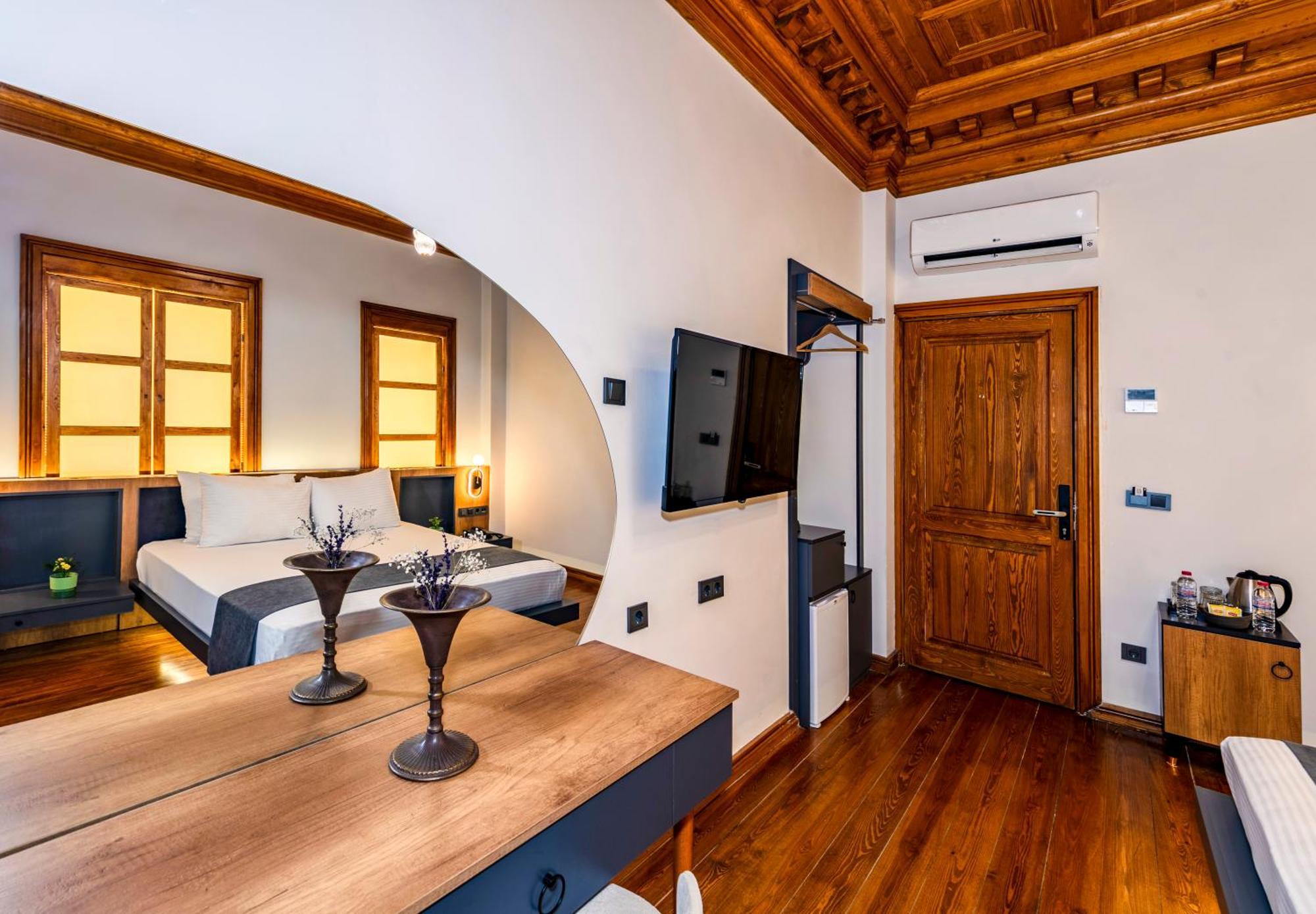 Elmira Pera Hotel & Spa - Special Class Istanbul Bagian luar foto