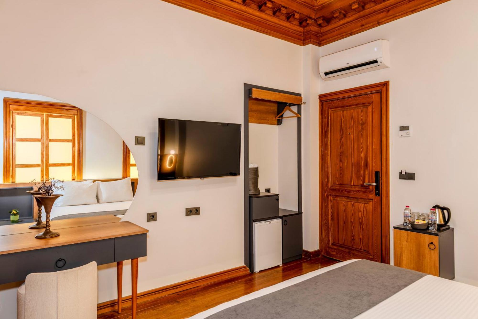 Elmira Pera Hotel & Spa - Special Class Istanbul Bagian luar foto