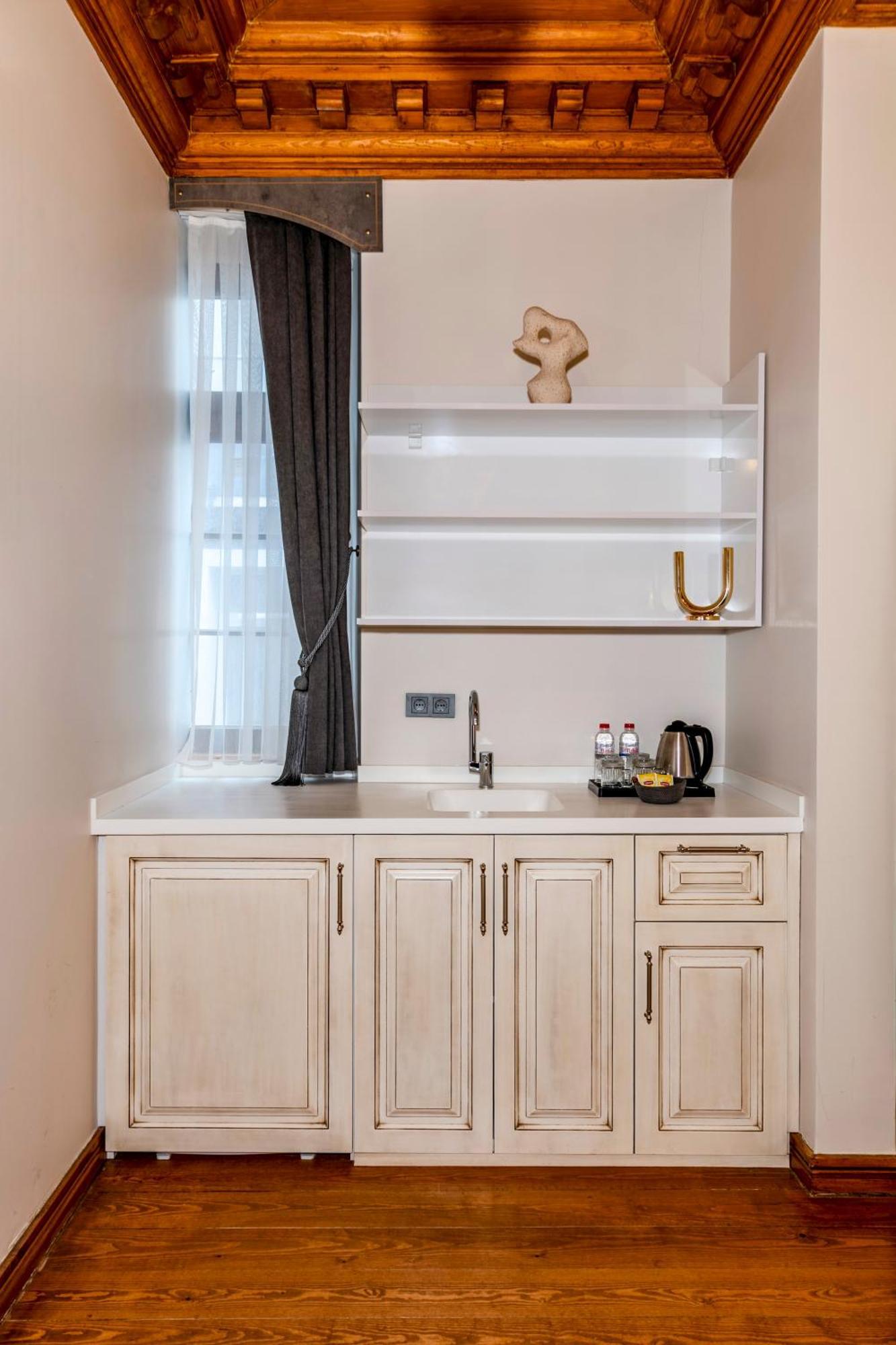 Elmira Pera Hotel & Spa - Special Class Istanbul Bagian luar foto