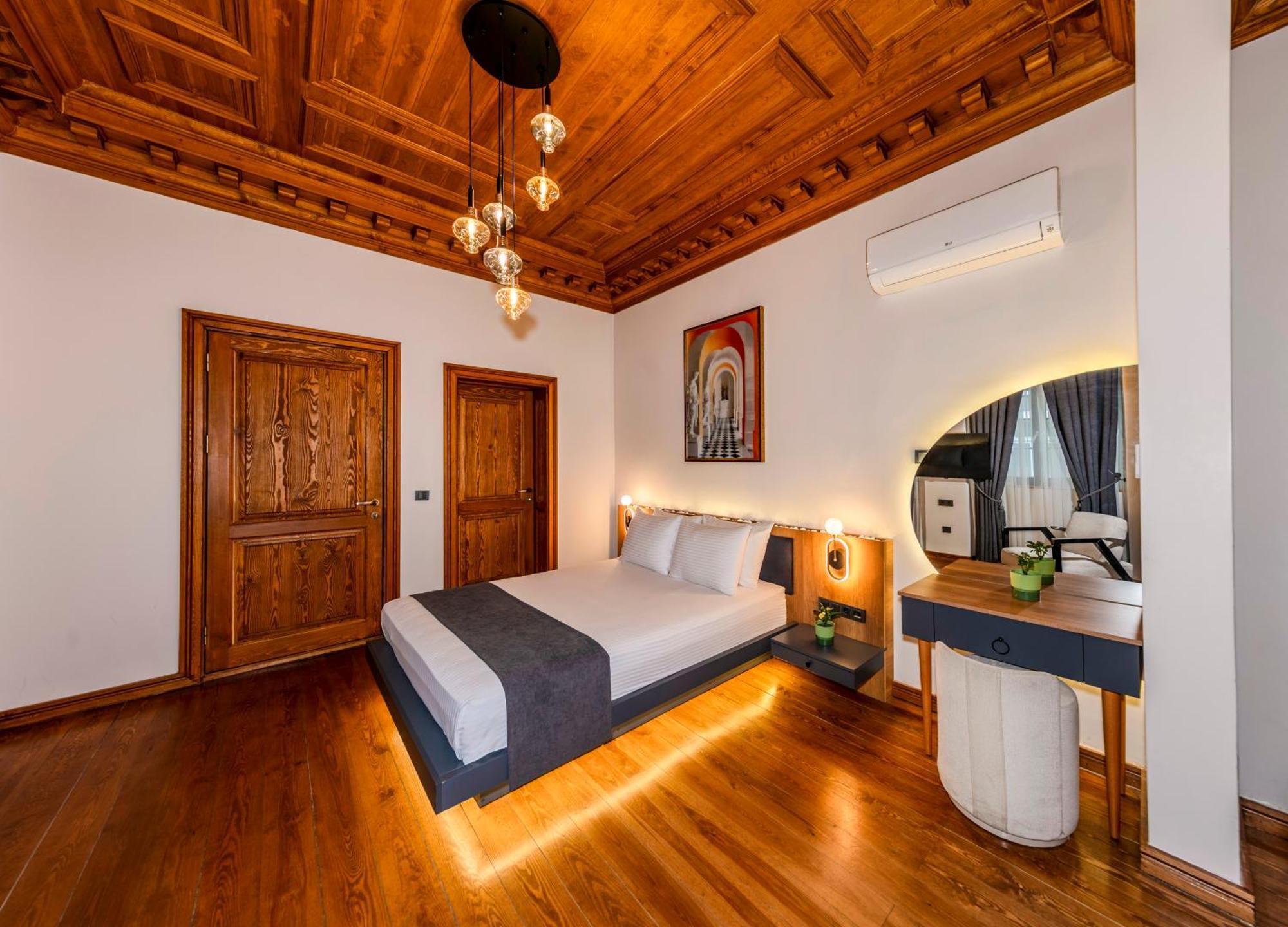 Elmira Pera Hotel & Spa - Special Class Istanbul Bagian luar foto