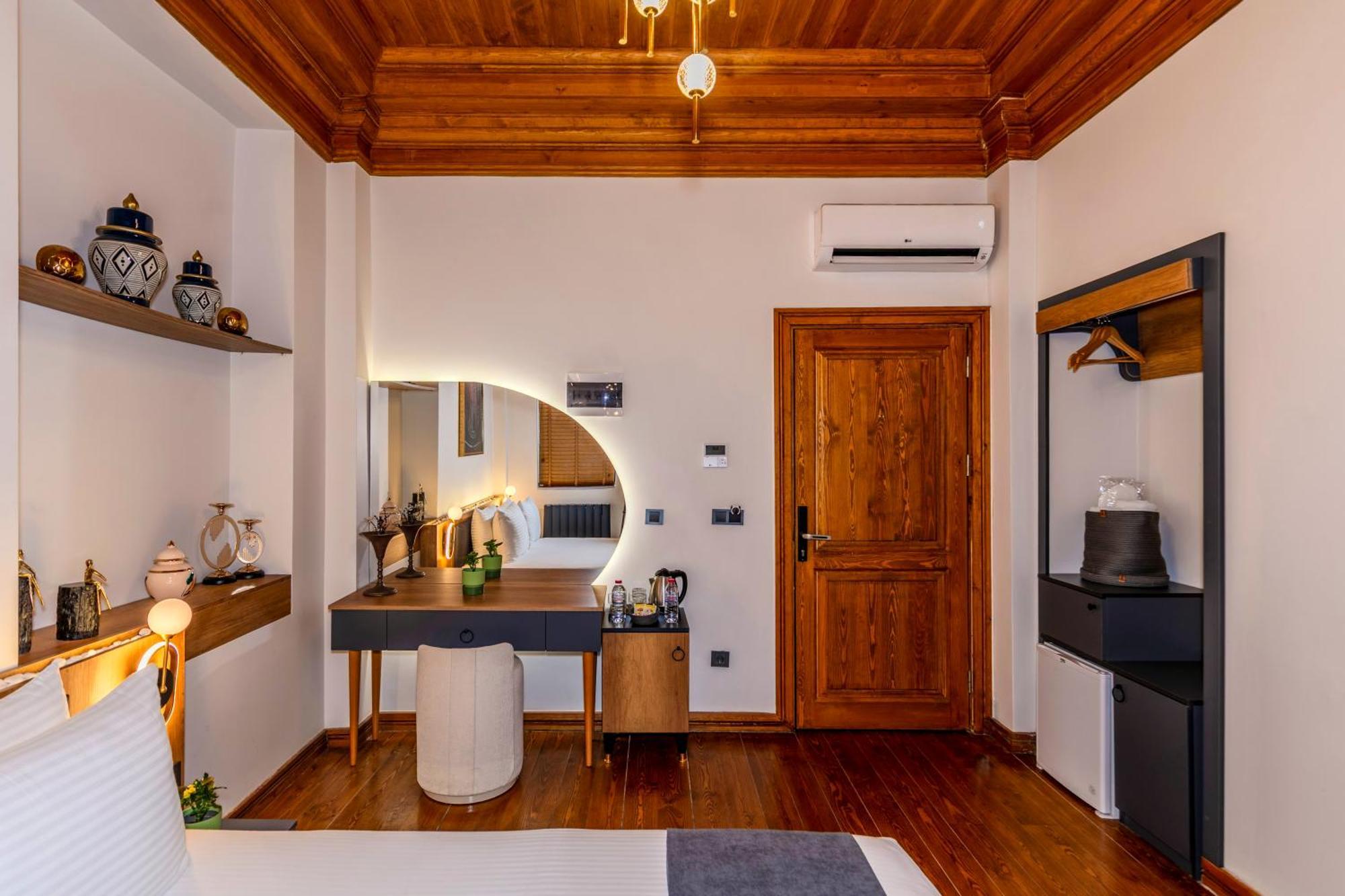 Elmira Pera Hotel & Spa - Special Class Istanbul Bagian luar foto