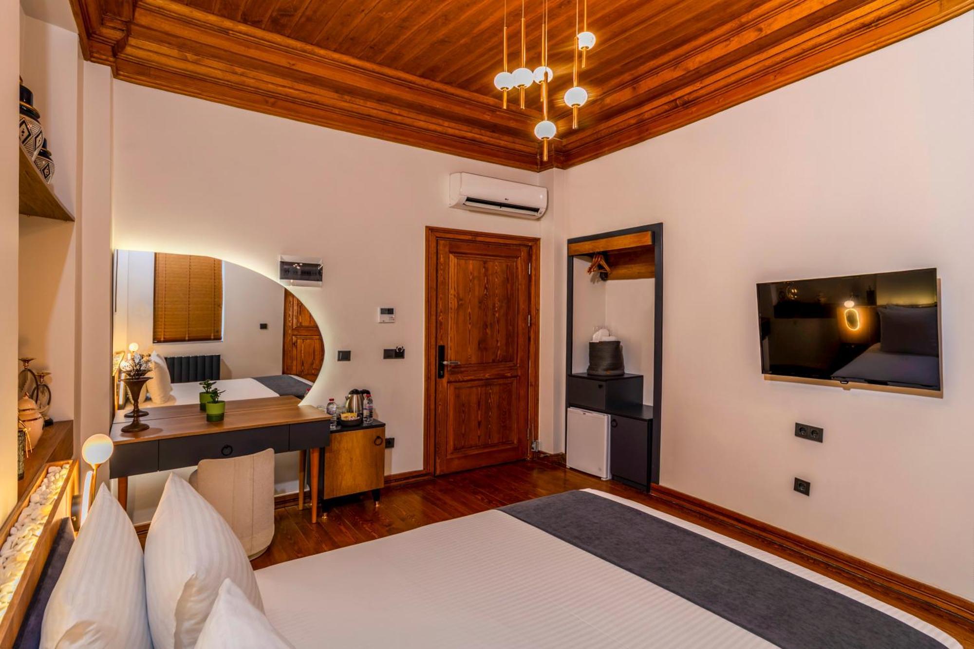 Elmira Pera Hotel & Spa - Special Class Istanbul Bagian luar foto